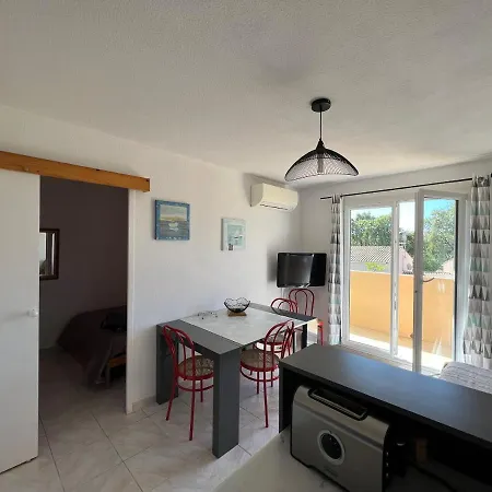 4 Personnes Au Village De La * La Londe-les-Maures